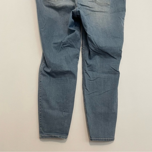 TORRID Plus Size Premium Stretch Light Wash Jegging Mid Rise Jeggings Jeans 24 R - Picture 16 of 16